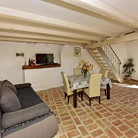Apartment Fragola Motovun
