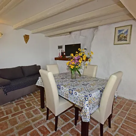 Fragola Apartment *