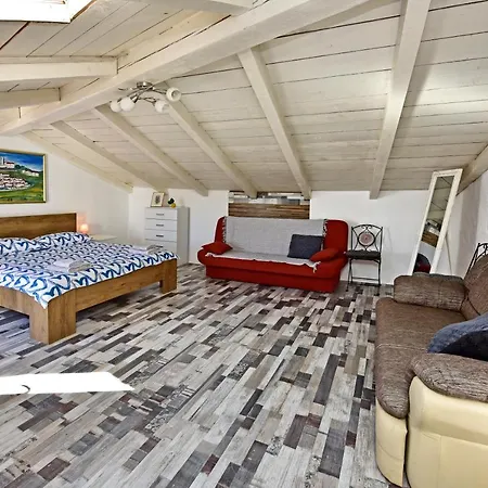 Fragola Apartment *
